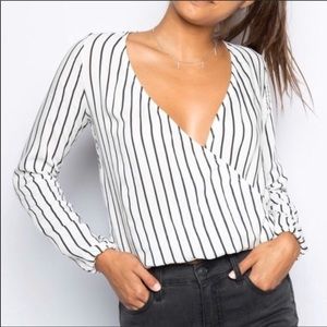 Brandy Melville rare zosia white black striped top